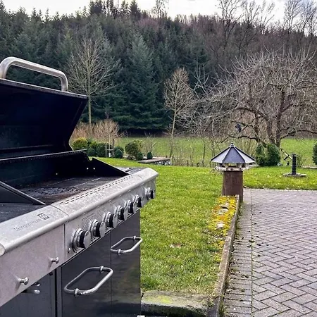 Charming 6 Bedrooms House With Mountain Views